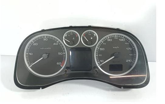 Peugeot 307 hatchback 2.0 HDI diesel MT 66 kW 2002  Prístrojová doska P9636708880E