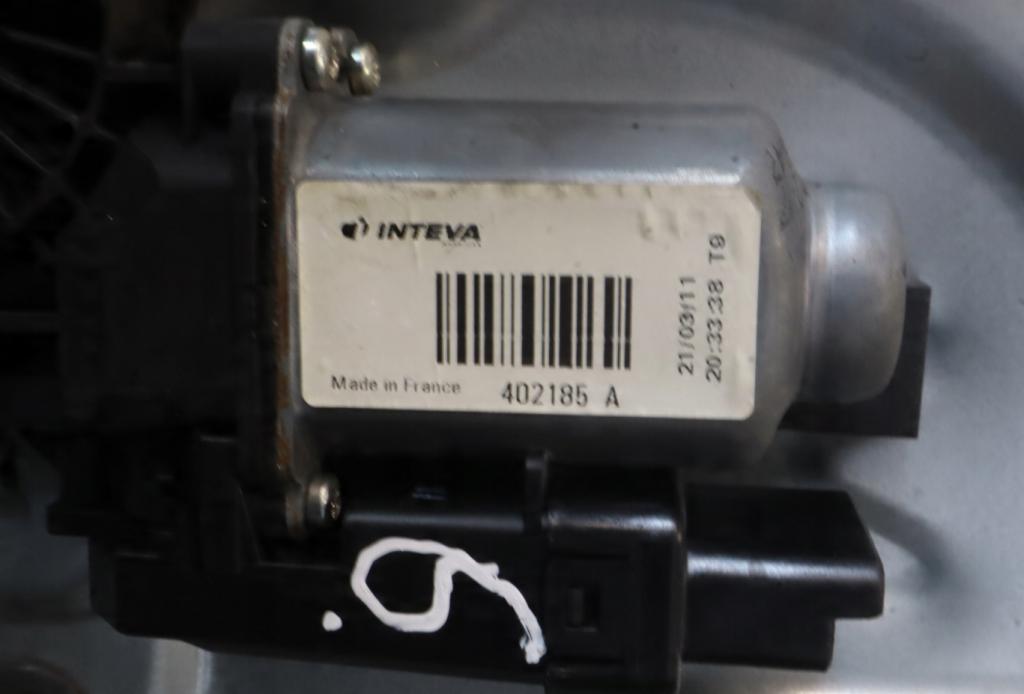 Kia Ceed I 2006-2012 hatchback 1.4 16v petrol MT 66 kW 2011  Mechanizmus sťahovania okna predný ľavý 82470-1H320