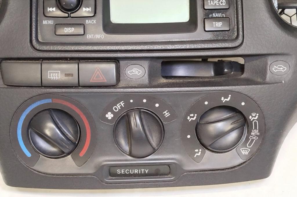 Toyota Yaris I 1999-2005 hatchback 1.0 16v petrol 50 kW 2001  Rádio 86110-0D040