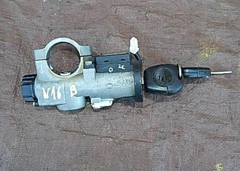 Nissan Almera N16 2000-2006 sedan 1.5 16v petrol MT 66 kW 2002  Riadiaca jednotka motora (štartovací komplet) MEC20605