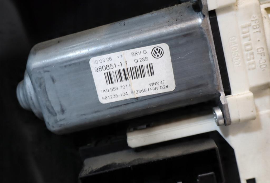 Volkswagen Passat B6 2005-2010 combi 2.0 TDI diesel MT 103 kW 2006  Mechanizmus sťahovania okna predný ľavý 1K0959701K