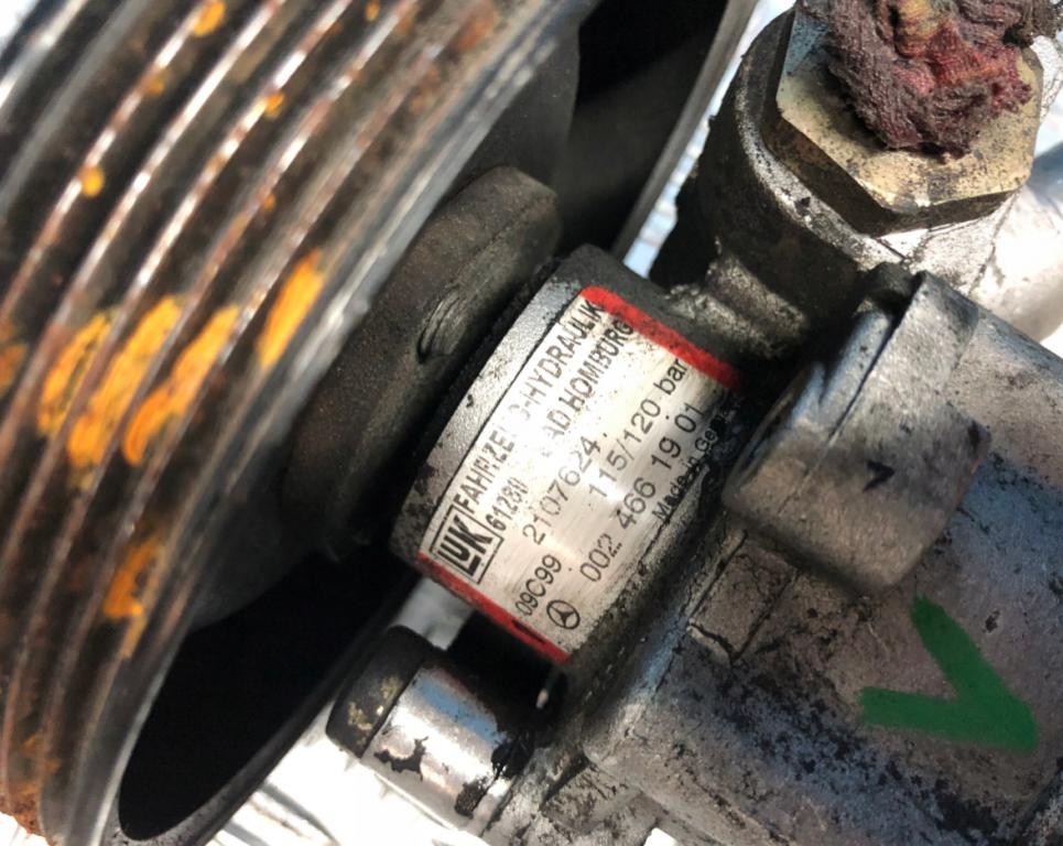 Mercedes E W210 1995-2002 combi 2.9 TD diesel AT 95 kW 1996 Servočerpadlo 0024661901