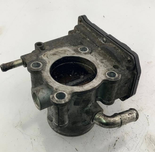 Suzuki SX4 I 2006-2014 hatchback 1.6 16v petrol MT 79 kW 2008 Škrtiaca klapka 79J0