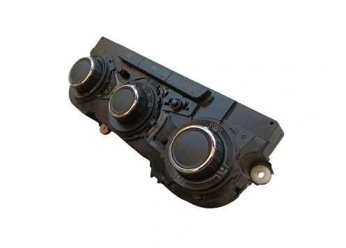 Skoda Octavia I 1996-2010 hatchback 1.9 TDI diesel MT 81 kW 2001  Panel kúrenia/klimatizácie 3T0820047M