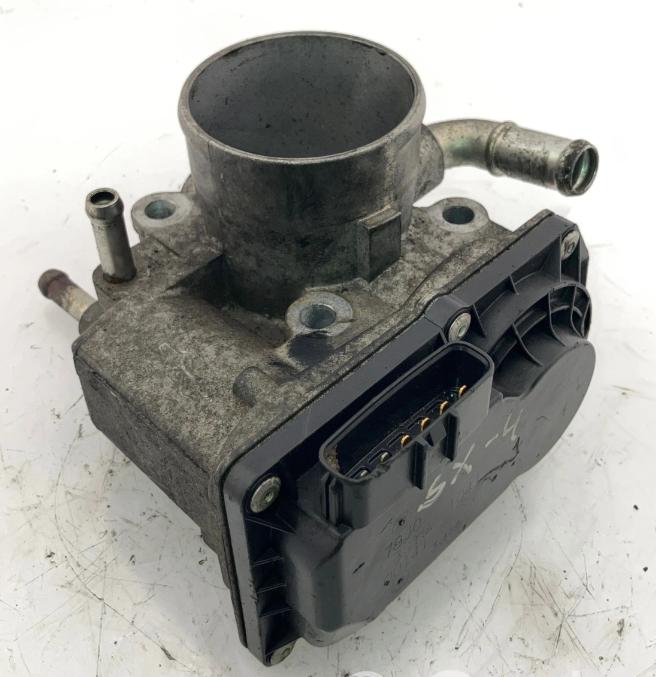 Suzuki SX4 I 2006-2014 hatchback 1.6 16v petrol MT 79 kW 2008  Škrtiaca klapka 79J0