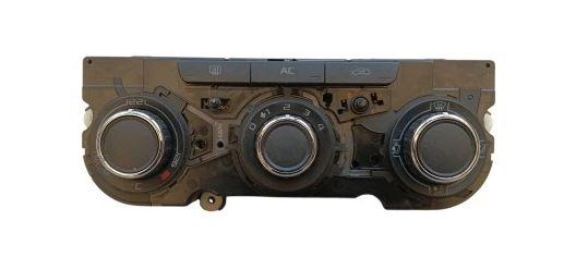 Skoda Octavia I 1996-2010 hatchback 1.9 TDI diesel MT 81 kW 2001  Panel kúrenia/klimatizácie 3T0820047M