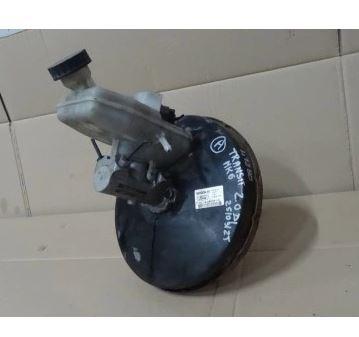 Ford Transit 2000-2006 2.0 DI diesel 63 kW 2005  Servočerpadlo YC152B195CE