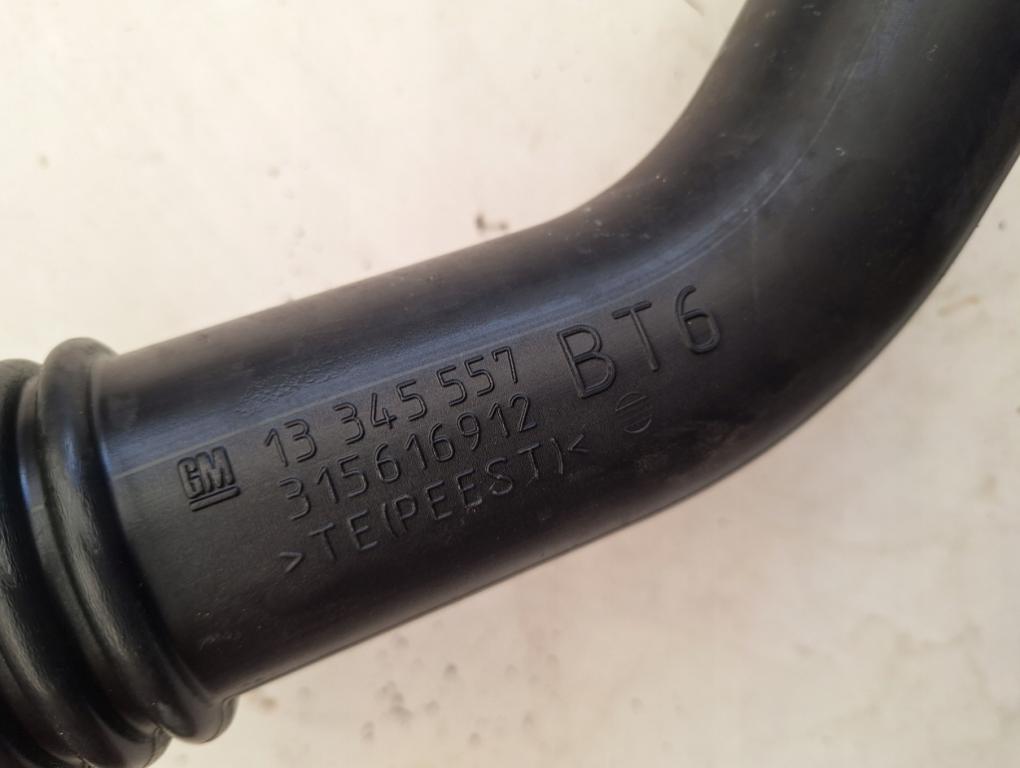 Opel Astra IV 2009-2015 hatchback 1.7 CDTI diesel MT 81 kW 2011  Rúrka chladenia vzduchu 13345557