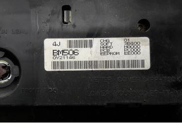 Nissan Almera N16 2000-2006 sedan 1.8 16v petrol MT 84 kW 2002  Prístrojová doska bm506