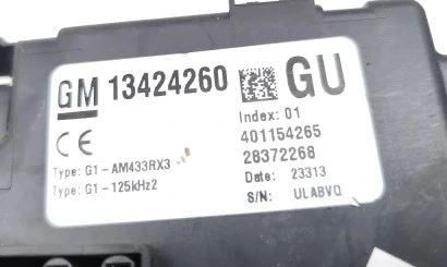 Opel Corsa D 2006-2014 hatchback 1.2 16v petrol MT 59 kW 2008  Poistková skrinka 13424260