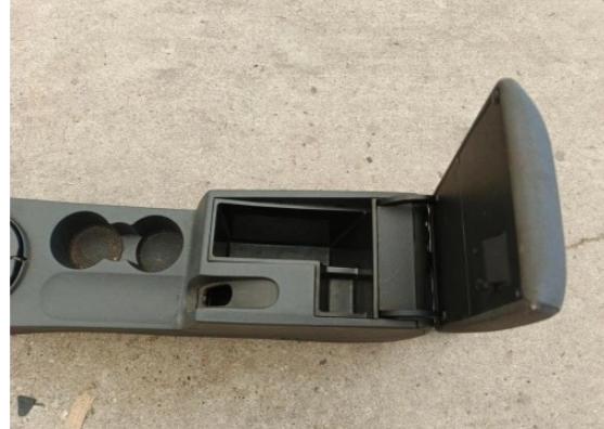 Volkswagen Touran I 2003-2015 minivan 1.9 TDI diesel 77 kW 2007  Stredový tunel