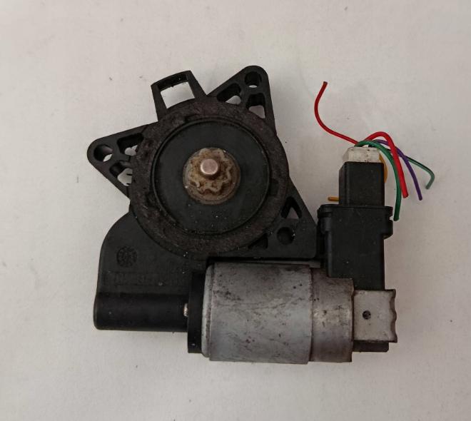 Mazda 5 2005-2010 hatchback 1.8 16v petrol MT 85 kW 2006  Motorček okien predný pravý G22C5858X CM011750