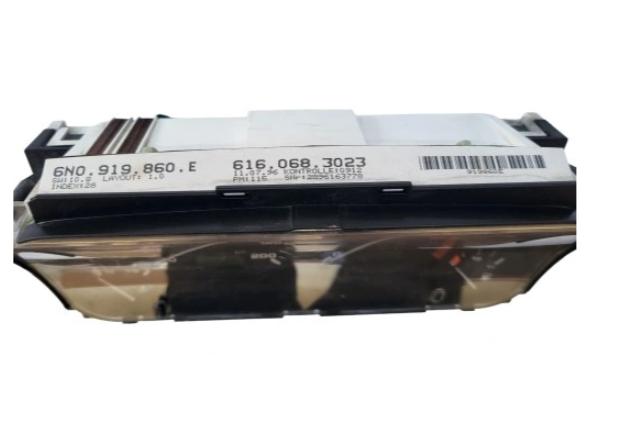 Volkswagen Polo III 6N 1994-2001 hatchback 1.4 TDI diesel MT 55 kW 2001  Prístrojová doska 5392325900G