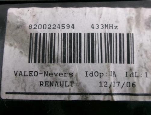 Renault Laguna II 2001-2007 hatchback 1.9 DCI diesel MT 88 kW 2002  Spínacia skrinka čítačka kart 8200224594