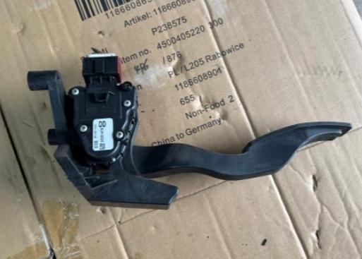 Opel Meriva A 2002-2010 hatchback 1.4 16v petrol MT 66 kW 2009  Potenciometer plynového pedálu 93361478