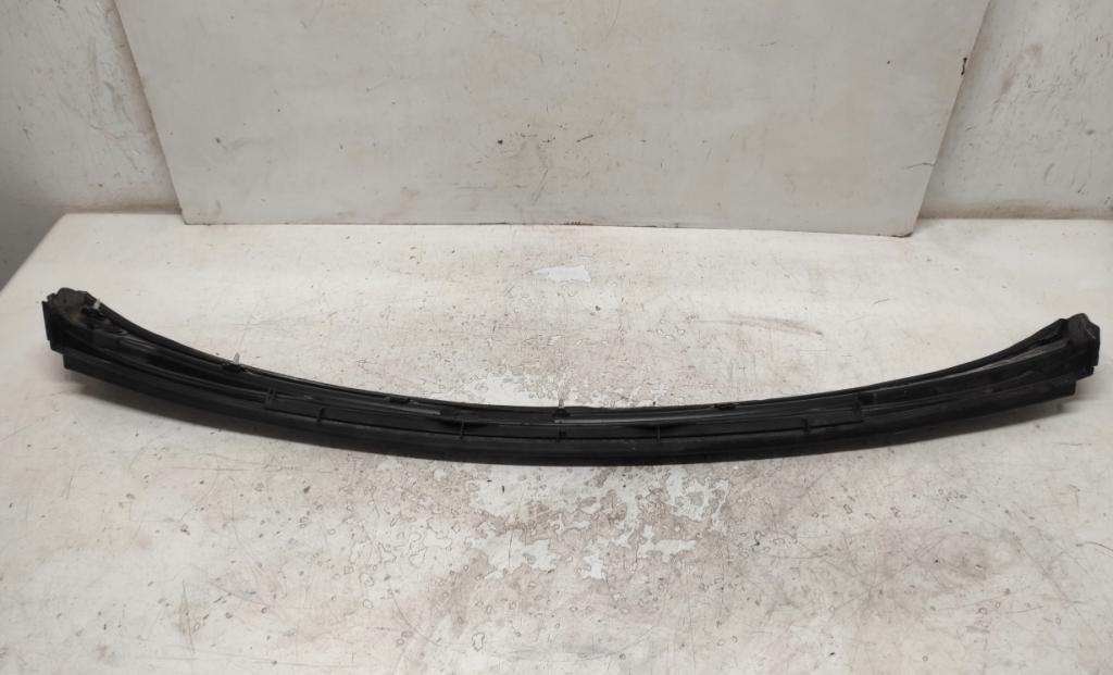 BMW 3 E46 1998-2007  Torpédo (plast pod čelným sklom) 8208483 8232894