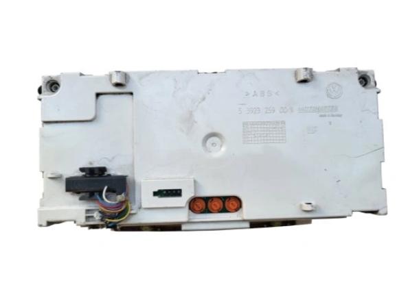 Volkswagen Polo III 6N 1994-2001 hatchback 1.4 TDI diesel MT 55 kW 2001  Prístrojová doska 5392325900G