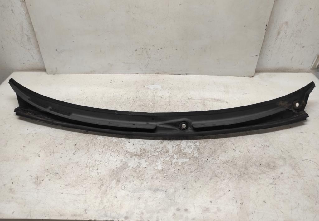 BMW 3 E46 1998-2007  Torpédo (plast pod čelným sklom) 8208483 8232894