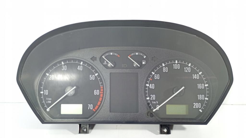 Skoda Fabia I 1999-2007 hatchback 1.4 petrol MT 44 kW 2002  Prístrojová doska 6Y1919860C