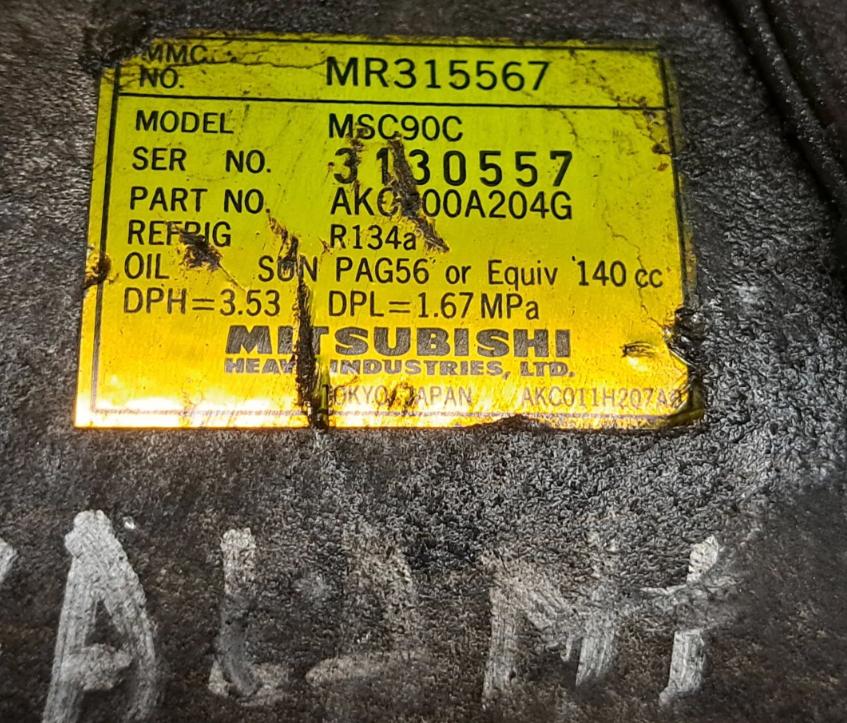 Mitsubishi Galant VIII 1993-2003 combi 2.0 16v petrol AT 98 kW 2002  Kompresor klimatizácie MR315567