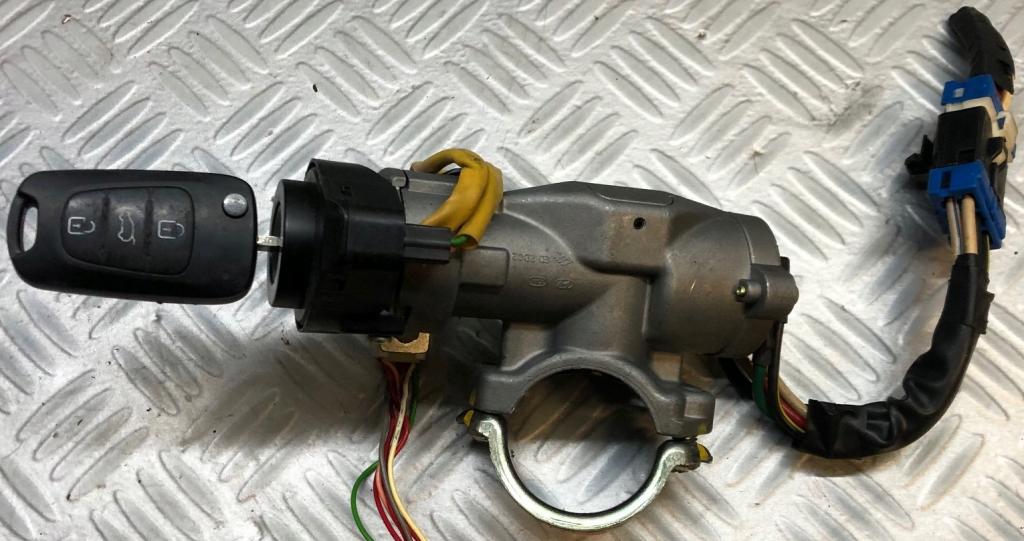 Kia Ceed I 2006-2012 hatchback 1.4 16v petrol MT 80.2 kW 2008  Spínacia skrinka