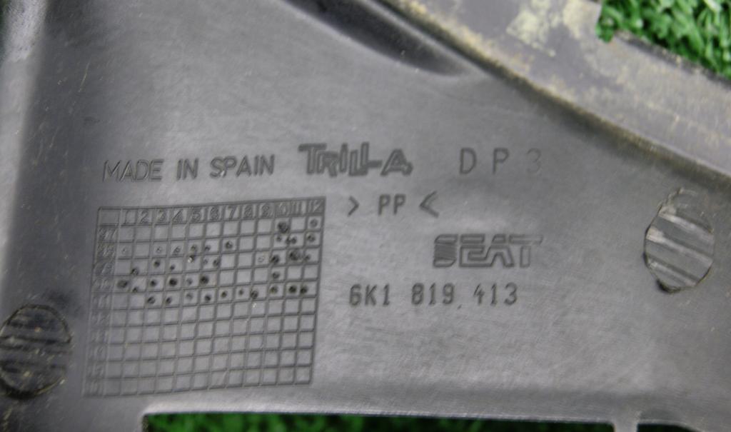 Seat Ibiza II 6K 1993-2002 hatchback 1.0 petrol MT 37 kW 2002  Torpédo (plast pod čelným sklom) 6K1819414A 6K1819413