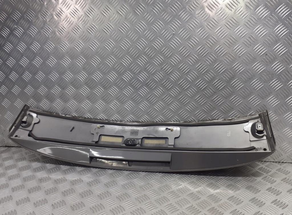 Seat Leon I 1999-2005 hatchback 1.9 TDI diesel MT 81 kW 2002  Spoiler 1M6827933E