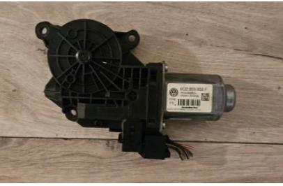 Skoda Fabia II 2007-2014 hatchback 1.2 12v petrol 51 kW 2007  Motorček okien predný ľavý 6Q2959802F