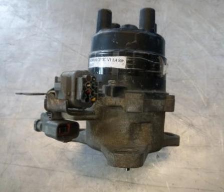 Honda Civic VI 1995-2001 sedan 1.4 petrol 66 kW 1998  Rozdeľovač 82DCC4 