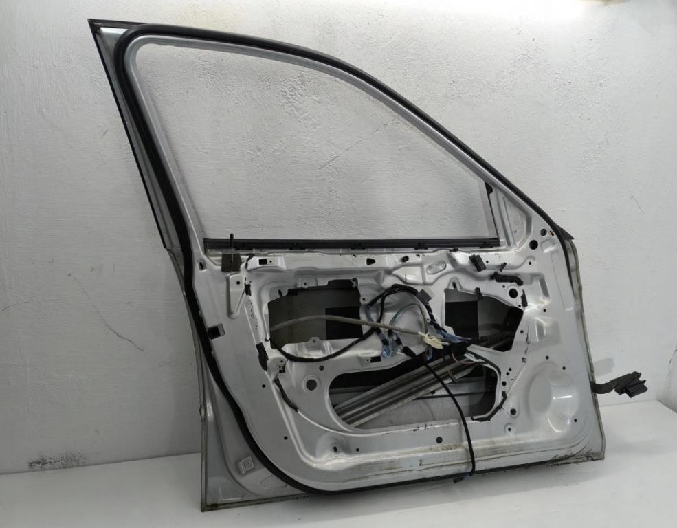 BMW 3 E46 1998-2007 combi 1.9 petrol MT 87 kW 2001  Motorčeky zámku dverí predné ľavé