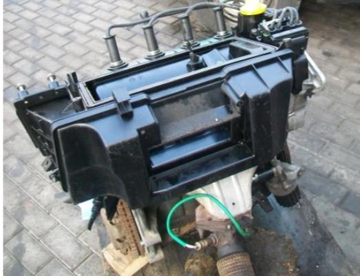 Renault Clio II 1998-2012 hatchback 1.2 16v petrol MT 55 kW 2006  Motor benzín  D4F A702