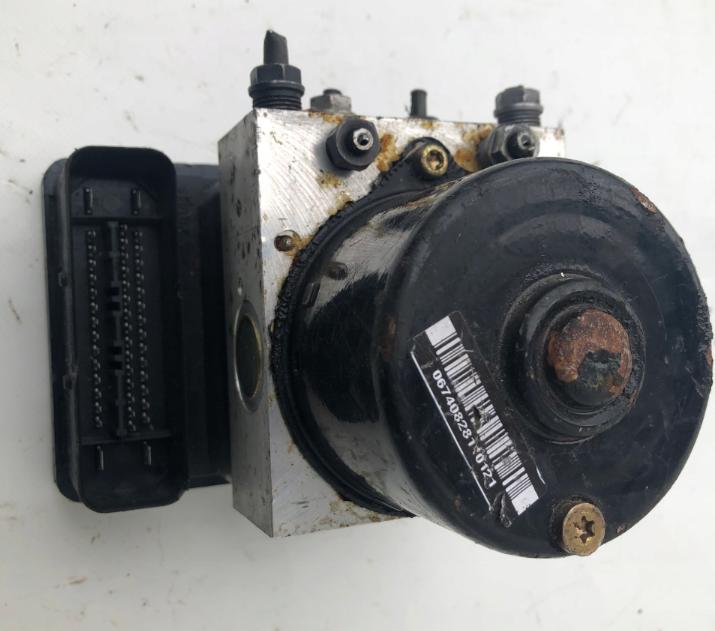 BMW 3 E46 1998-2007 sedan 2.0 D diesel MT 110 kW 2004  Pumpa ABS 34.51-6759073