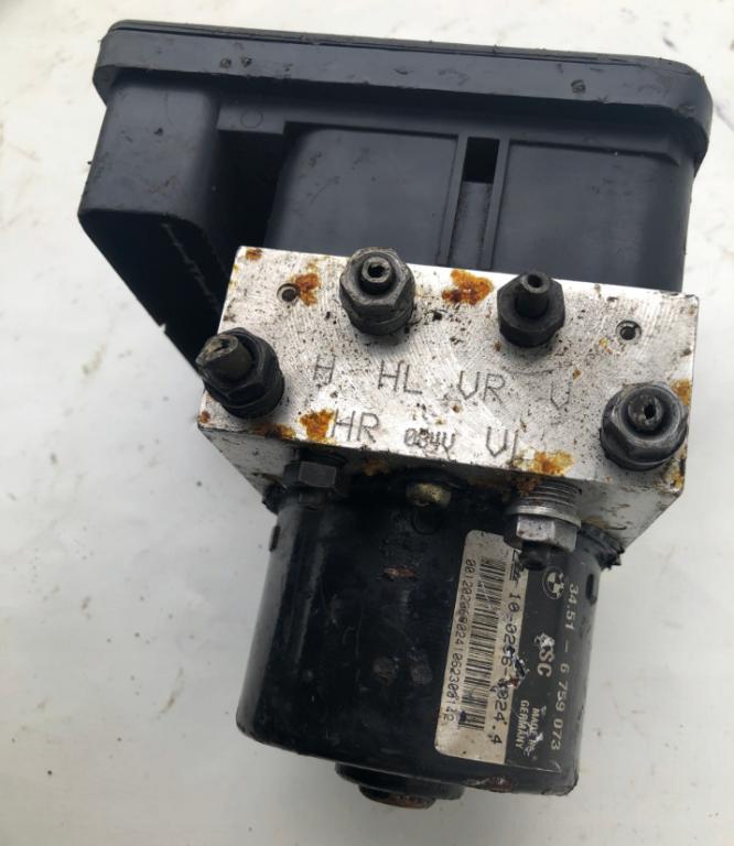 BMW 3 E46 1998-2007 sedan 2.0 D diesel MT 110 kW 2004  Pumpa ABS 34.51-6759073