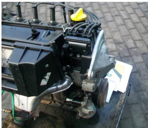 Renault Clio II 1998-2012 hatchback 1.2 16v petrol MT 55 kW 2006  Motor benzín  D4F A702