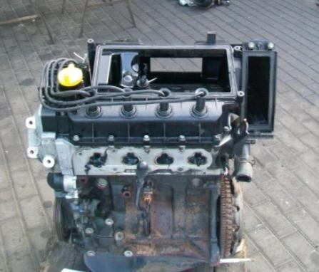 Renault Clio II 1998-2012 hatchback 1.2 16v petrol MT 55 kW 2006  Motor benzín  D4F A702 