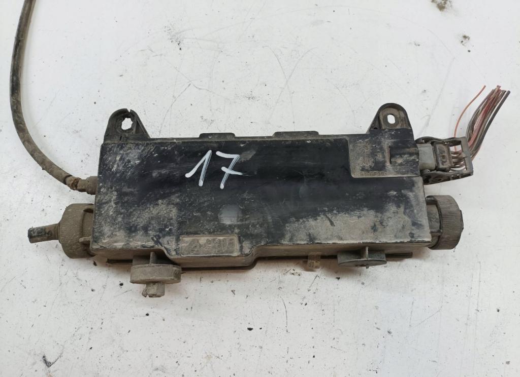 Renault Scenic II 2003-2009 hatchback 1.9 DCI diesel MT 85 kW 2004  Ručná brzda 360100002N-B