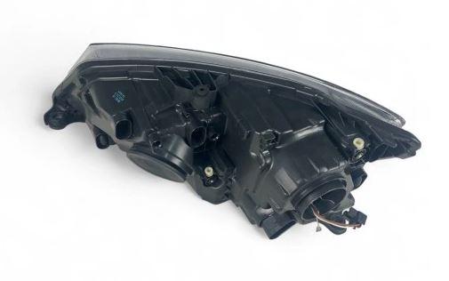 Skoda Fabia III 2014- hatchback 1.4 TDI diesel MT 77 kW 2016  Svetlo predné pravé  LED 6V1941016B