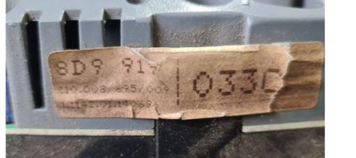 Audi A4 B5 1994-2001 combi 1.8 20v petrol MT 92 kW 1997  Prístrojová doska 8D9919033C