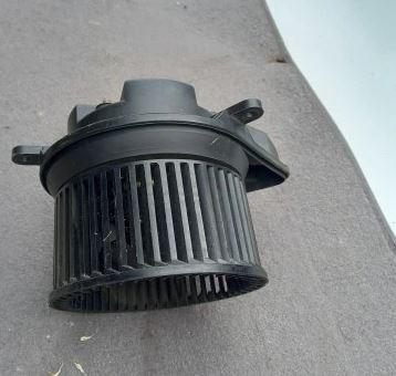 Renault Laguna I 1994-2001 hatchback 1.6 16v petrol MT 79 kW 1998  Ventilátor 9041502422