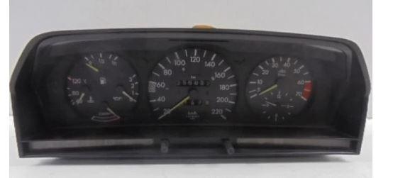 Mercedes 190 W201 1982-1993 sedan 1.8 petrol MT 80 kW 1991  Prístrojová doska 2015439422
