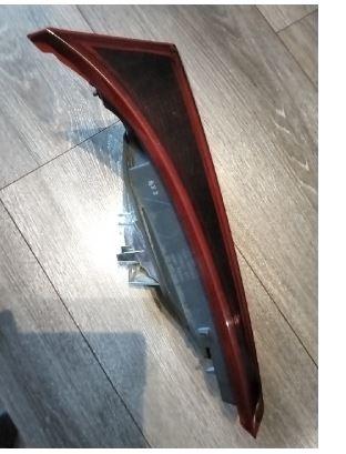 Toyota Auris II 2012-2018 hatchback 1.4 D4D diesel 66 kW 2014  Svetlo zadné pravé 02-354