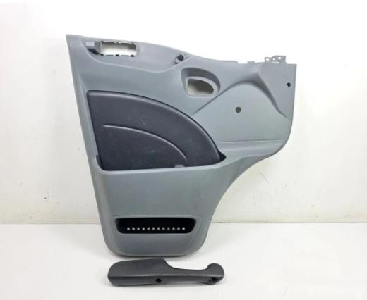 Iveco Daily IV 2006-2014 3.0 HPI diesel MT 107 kW 2008  Tapacír dverí predný ľavý