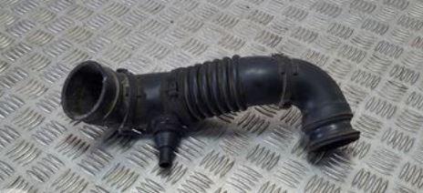 Toyota Rav4 II 2000-2005 hatchback 2.0 D4D diesel MT 85 kW 2004  Hadica chladenia vzduchu 1788027060 1788127090