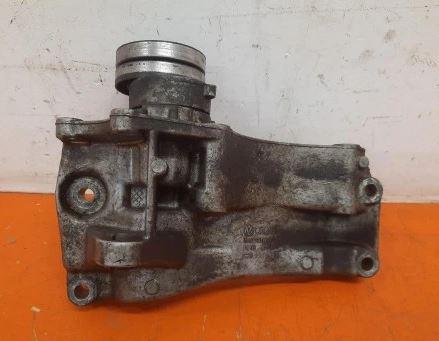Volkswagen Golf IV 1997-2003 hatchback 1.4 16v petrol AXP MT 55 kW 2001  Držiak motora 030145169H