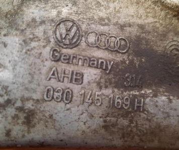 Volkswagen Golf IV 1997-2003 hatchback 1.4 16v petrol AXP MT 55 kW 2001  Držiak motora 030145169H