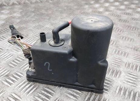 Audi A4 B5 1994-2001 sedan 1.6 8v petrol MT 74 kW 1997  Pumpa centrálneho zámku 4A0862257A