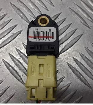 Toyota Aygo 2005-2014 hatchback 1.0 VVTI petrol AT 50 kW 2006  Snímač nárazu 89831-0H010