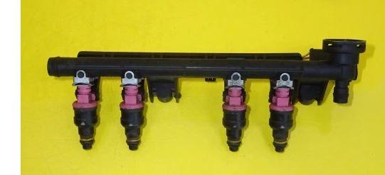 Renault Clio II 1998-2012 hatchback 1.2 16v petrol MT 55 kW 2003  Vstrekovacia lišta 7700109066