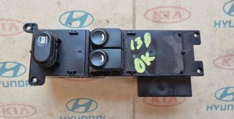Hyundai I30 I 2007-2012 hatchback 1.4 16v petrol MT 80 kW 2009  Prepínač 93570-2L100