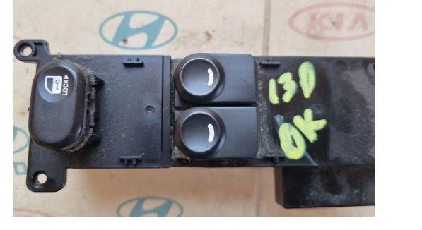 Hyundai I30 I 2007-2012 hatchback 1.4 16v petrol MT 80 kW 2009  Prepínač 93570-2L100